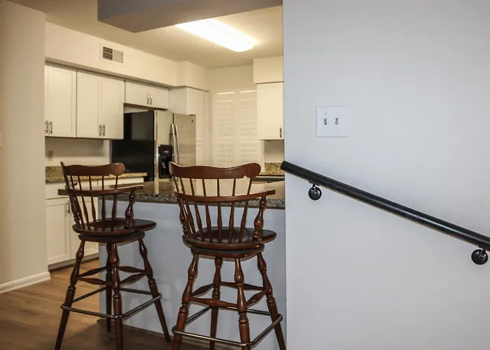 87 Mountain View - Private Bedrooms With Shared Bathroom In Co-living House *