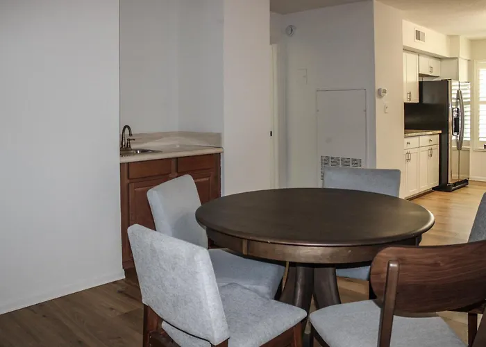 87 Mountain View - Private Bedrooms With Shared Bathroom In Co-living House Privatunterkunft *