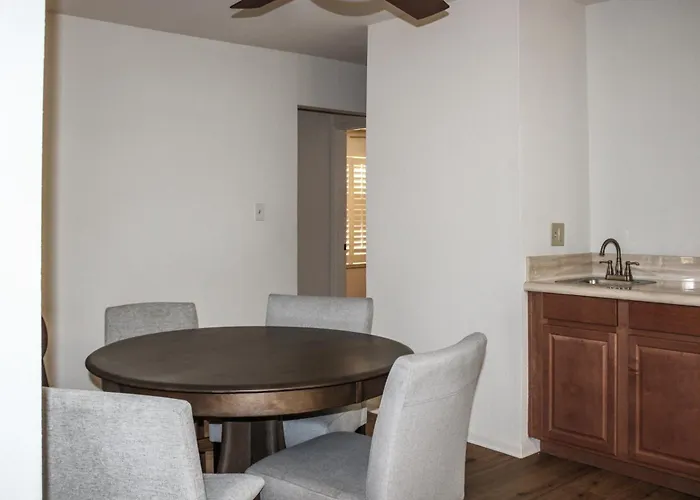 87 Mountain View - Private Bedrooms With Shared Bathroom In Co-living House Privatunterkunft *