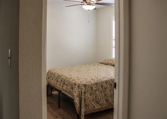 87 Mountain View - Private Bedrooms With Shared Bathroom In Co-living House Privatunterkunft